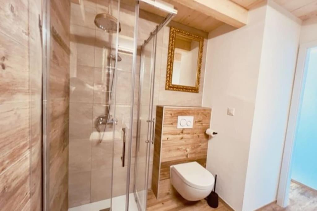 Chic Small New Apartment Up To 4 People, Pets Allowed Lens Extérieur photo
