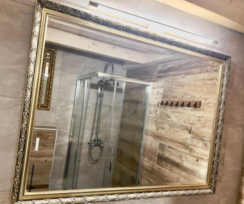 Chic Small New Apartment Up To 4 People, Pets Allowed Lens Extérieur photo